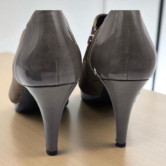 Bandolino Cardinal 11M "Gray" Suede Zippered Ankle Bootie Boots Shoes 3.5" heel - Picture 13 of 16